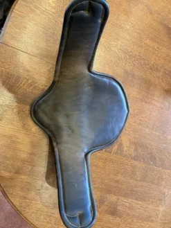 Bavette en cuir Sangles