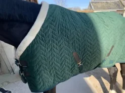 Clearance couverture d'écurie etat neuf 155 cm Couvertures Cheval