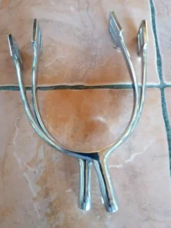 Hot Eperons Eperons|Éperons