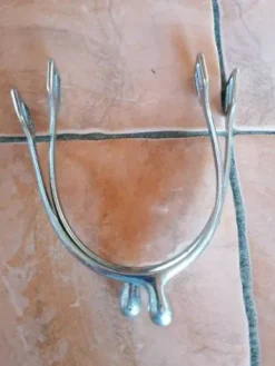 Hot Eperons Eperons|Éperons