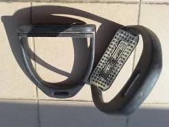 New Etriers noirs COMPOSITE Etriers Et Accessoires