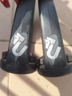 New Etriers noirs COMPOSITE Etriers Et Accessoires