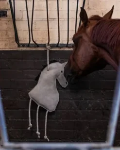 Online Jouet pour chevaux - - suède et fibre de coco Aménagement De L'Écurie·Jouets Pour Chevaux