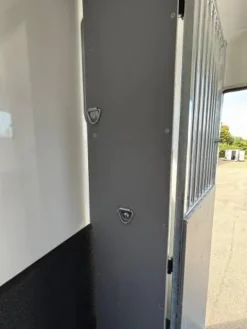 Outlet Kit 4 anneaux d'attache - Zingue Pièces Détachées Van Et Camion