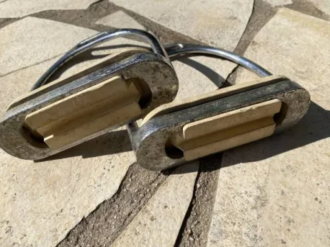 Lot de 2 étriers en acier Etriers Et Accessoires