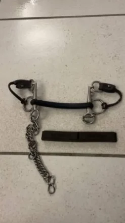 Clearance Pelham avec alliance et protège gourmette Mors Et Embouchures