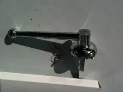 Clearance Poignée centrale laiton chromé à clés - 20.5 cm Pièces Détachées Van Et Camion