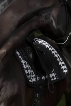 Outlet Tapis Big Square Glossy Essence 2022 - Tapis De Dressage|Tapis De Selle