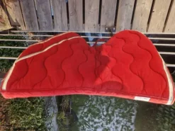 Clearance Tapis de selle Equithème rouge Amortisseurs De Dos
