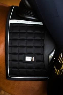 Online Tapis de selle Luminous Black - Tapis De Dressage|Tapis De Selle