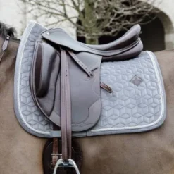 Outlet Tapis de selle Velvet Basic - Kentucky Tapis De Dressage|Tapis De Cso