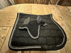 Best TAPIS ENSEMBLE NOIR A STRASS ANNA SCARPATI Tapis De Dressage|Tapis De Cso