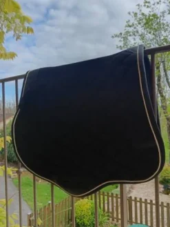 Sale Tapis Noir avec des liseré blanc Tapis De Cso