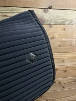 Discount Tapis Kentucky noir Pearls Tapis De Cso|Tapis De Selle