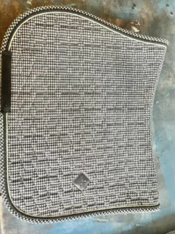 Discount tapis kentucky pied de poule saut cheval Tapis De Cso|Tapis De Selle