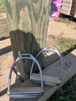 Online étrier en fer Etriers Et Accessoires