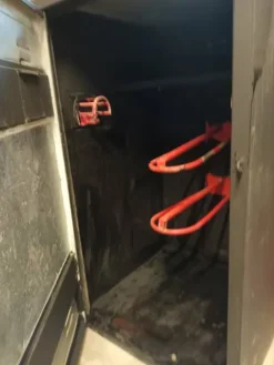 Best un casier en métal d'équitation á vendre Rangement De La Sellerie·Armoires De Sellerie