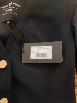 Clearance VESTE E FEMME NEUVE Femme La Cavalière En Concours|La Femme En Concours